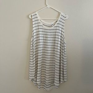 Luxe Old Navy black and white striped tank